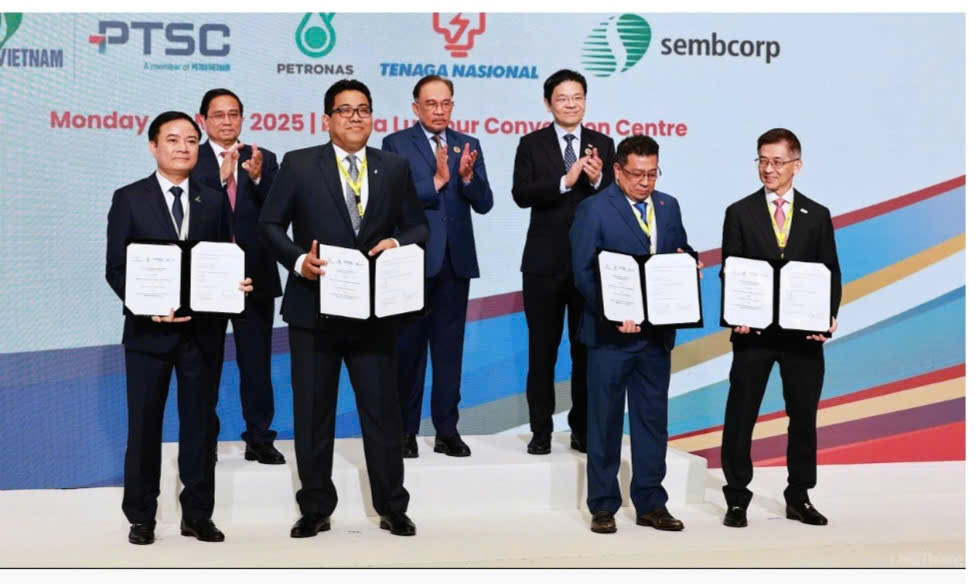 Việt Nam ký thỏa thuận xuất khẩu điện sạch sang Malaysia, Singapore.