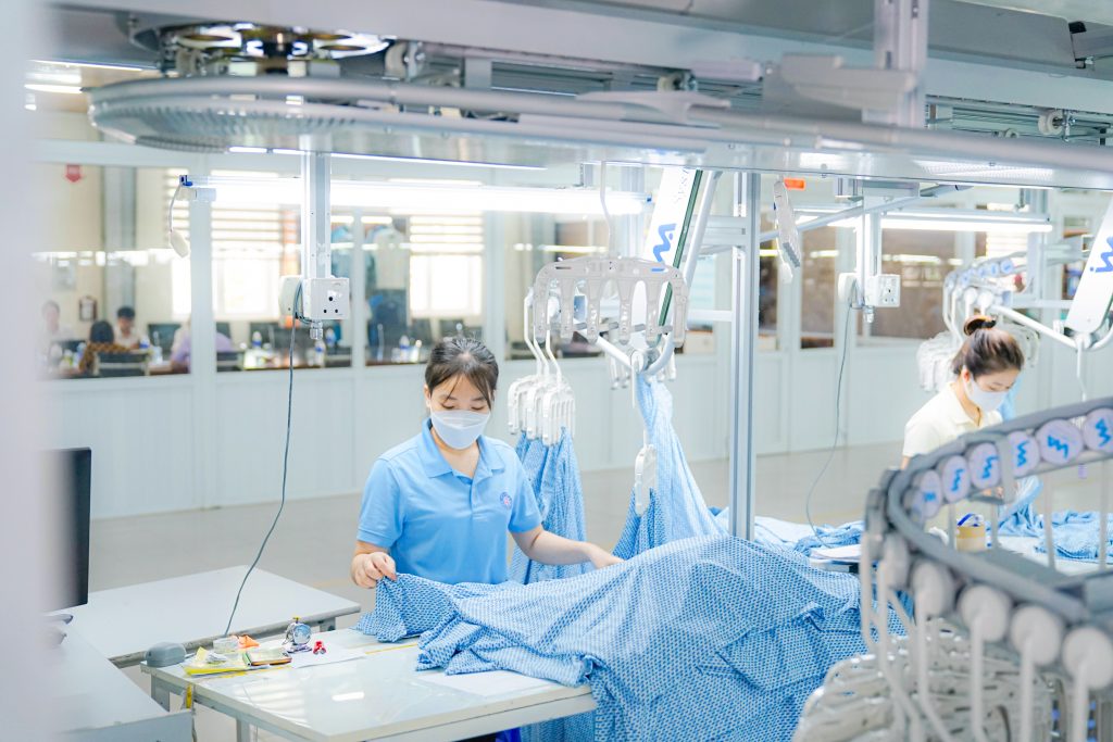 Thặng dư toàn ngành dệt may sau 5 tháng đầu năm đạt gần 7 tỷ USD.