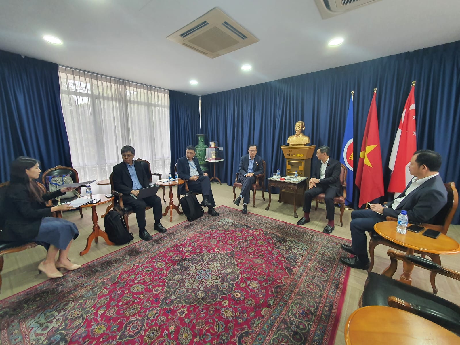 Đại sứ Việt Nam tại Singapore làm việc với Cơ quan Thực phẩm Singapore (SFA) về thúc đẩy hợp tác nông sản...