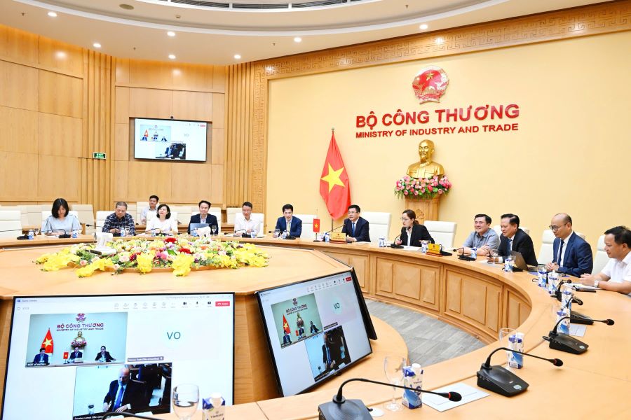 Phiên đàm phán cấp Bộ trưởng Việt - Mỹ về thương mại và thuế quan diễn ra theo hình thức trực tuyến, lúc 21 giờ 19/6/2025.