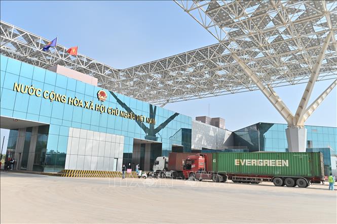 Thương mại Việt Nam-Trung Quốc đã vượt 205 tỷ USD vào cuối năm 2024.
