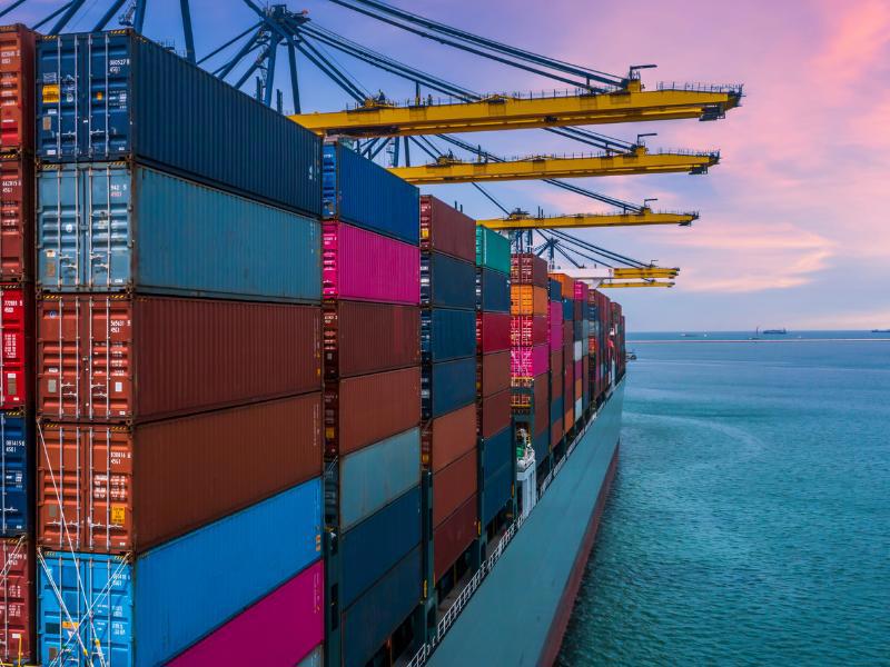 Xuất nhập khẩu 8 tháng 2025 tăng trưởng 16,3% đạt xấp xỉ 600 tỷ USD.