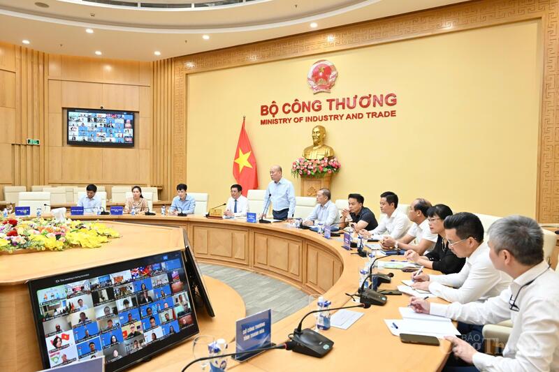 Bộ trưởng Công thương Hội nghị giao ban xúc tiến thương mại với hệ thống Thương vụ Việt Nam ở nước ngoài tháng 8 diễn ra sáng 9/9