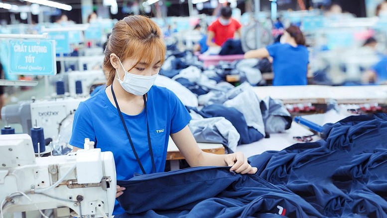 9 tháng 2025, xuất khẩu dệt may mang về gần 30 tỷ USD, tăng 8,6% so với cùng kỳ.