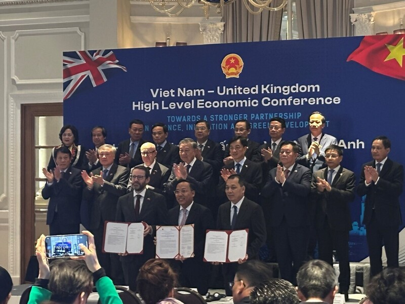 lễ trao các biên bản ghi nhớ hợp tác giữa Việt Nam và các đối tác Vương quốc Anh.