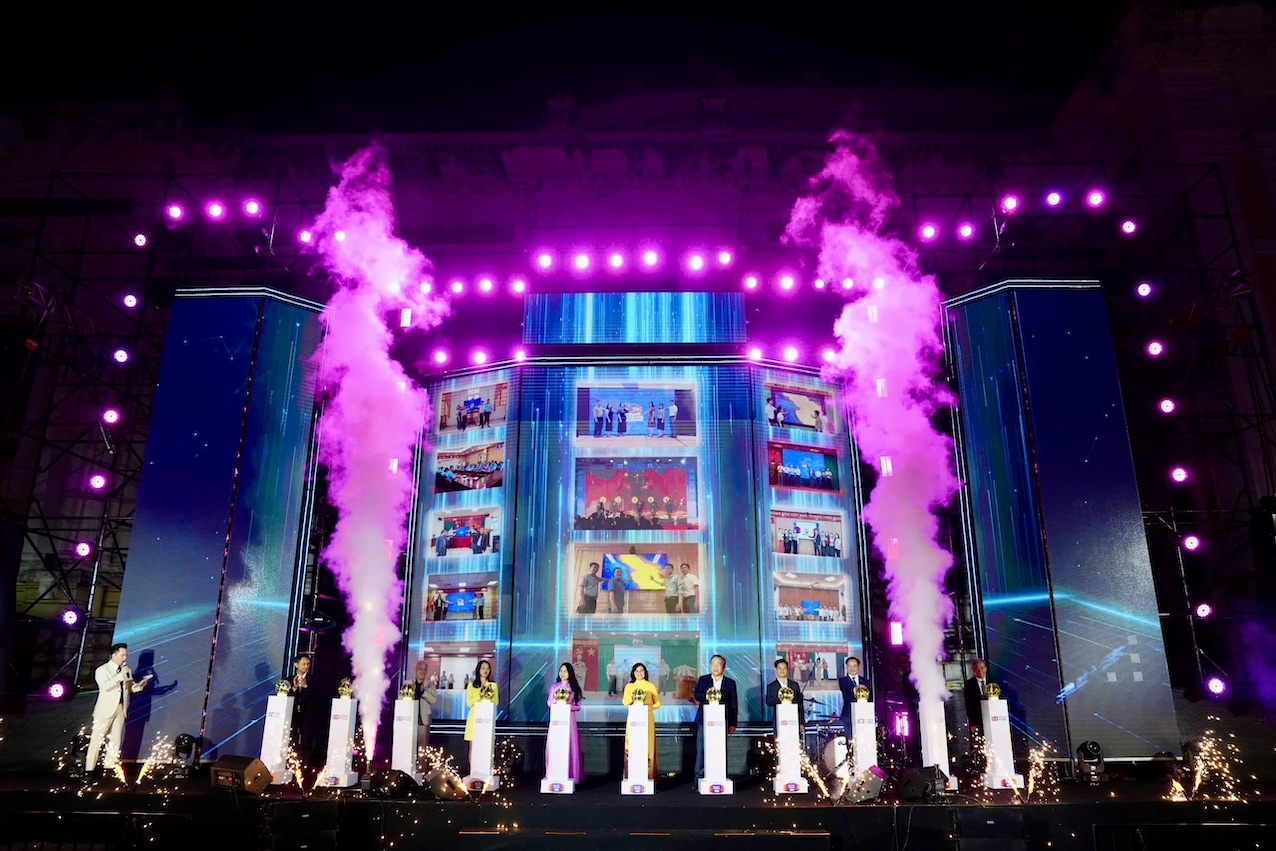 Khai mạc Tuần lễ Thương mại điện tử quốc gia và Ngày mua sắm trực tuyến Việt Nam 2025.