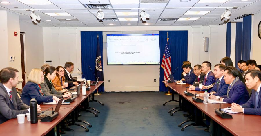 Thứ trưởng Bộ Công Thương, Phó Trưởng Đoàn đàm phán Chính phủ Nguyễn Sinh Nhật Tân làm việc với phía Mỹ trong phiên đàm phán kỹ thuật