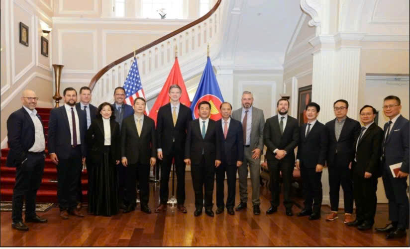 Bộ trưởng Bộ Công Thương Nguyễn Hồng Diên và lãnh đạo các doanh nghiệp thuộc FDRA