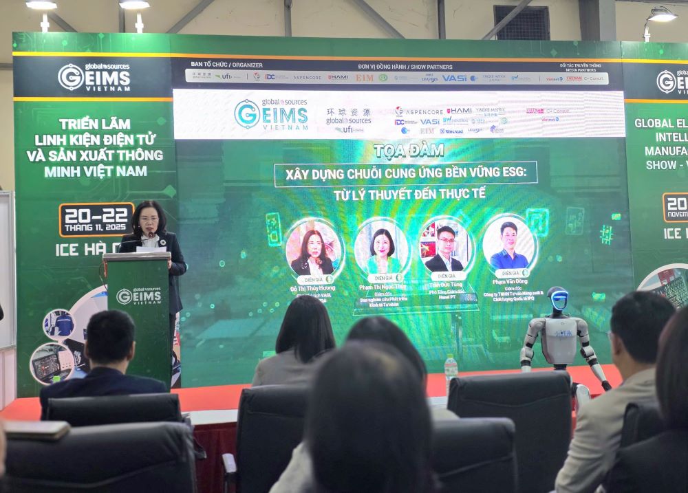 Bà Đỗ Thị Thúy Hương, Ủy viên Ban Chấp hành Hiệp hội doanh nghiệp Điện tử Việt Nam