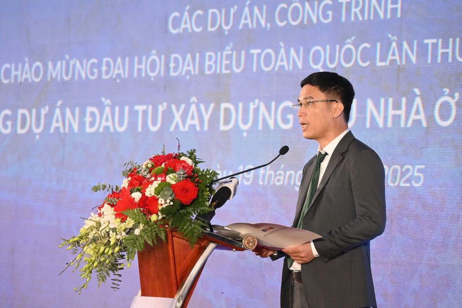 &Ocirc;ng Nguyễn Văn Dũng, Gi&aacute;m đốc C&ocirc;ng ty Cổ phần Vihoce giới thiệu về Dự &aacute;n tại lễ khởi c&ocirc;ng, sags 19/12.