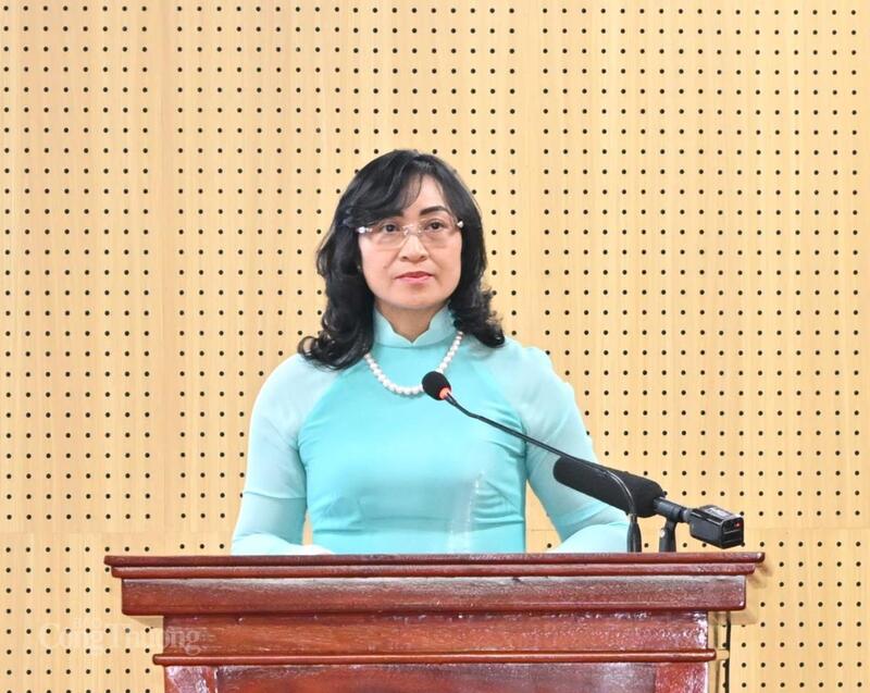 Thứ trưởng C&ocirc;ng thương Phan Thị Thắng b&aacute;o c&aacute;o hoạt động của ng&agrave;nh C&ocirc;ng thương tại Hội nghị tổng kết chiều 19/12.