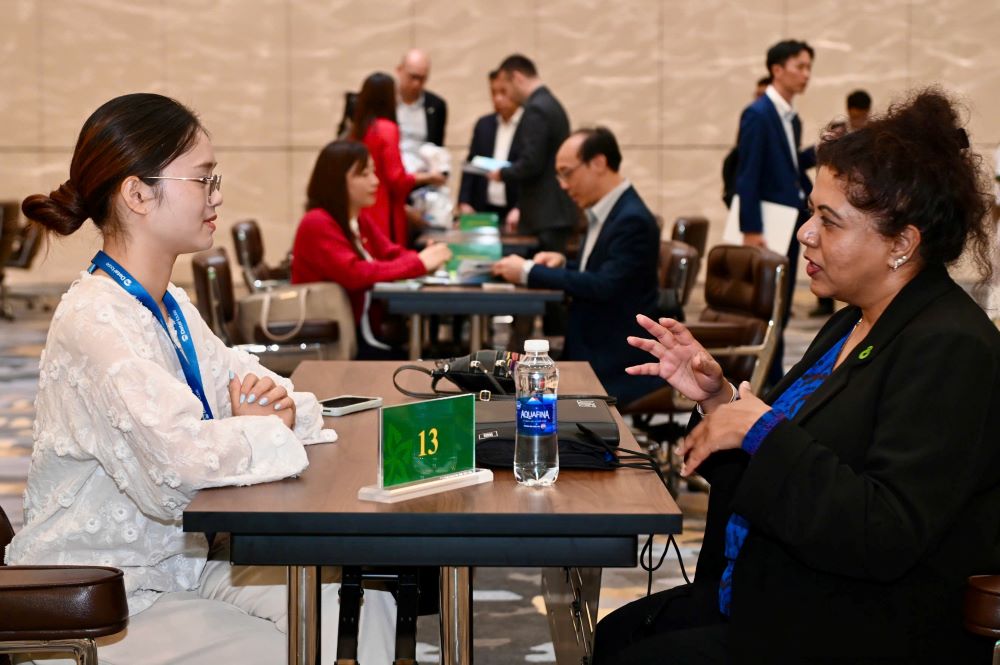 Nh&agrave; mua h&agrave;ng quốc tế gặp gỡ nh&agrave; cung ứng Việt Nam tại Hội chợ m&ugrave;a Thu 2025 diễn ra th&aacute;ng 11/2025.