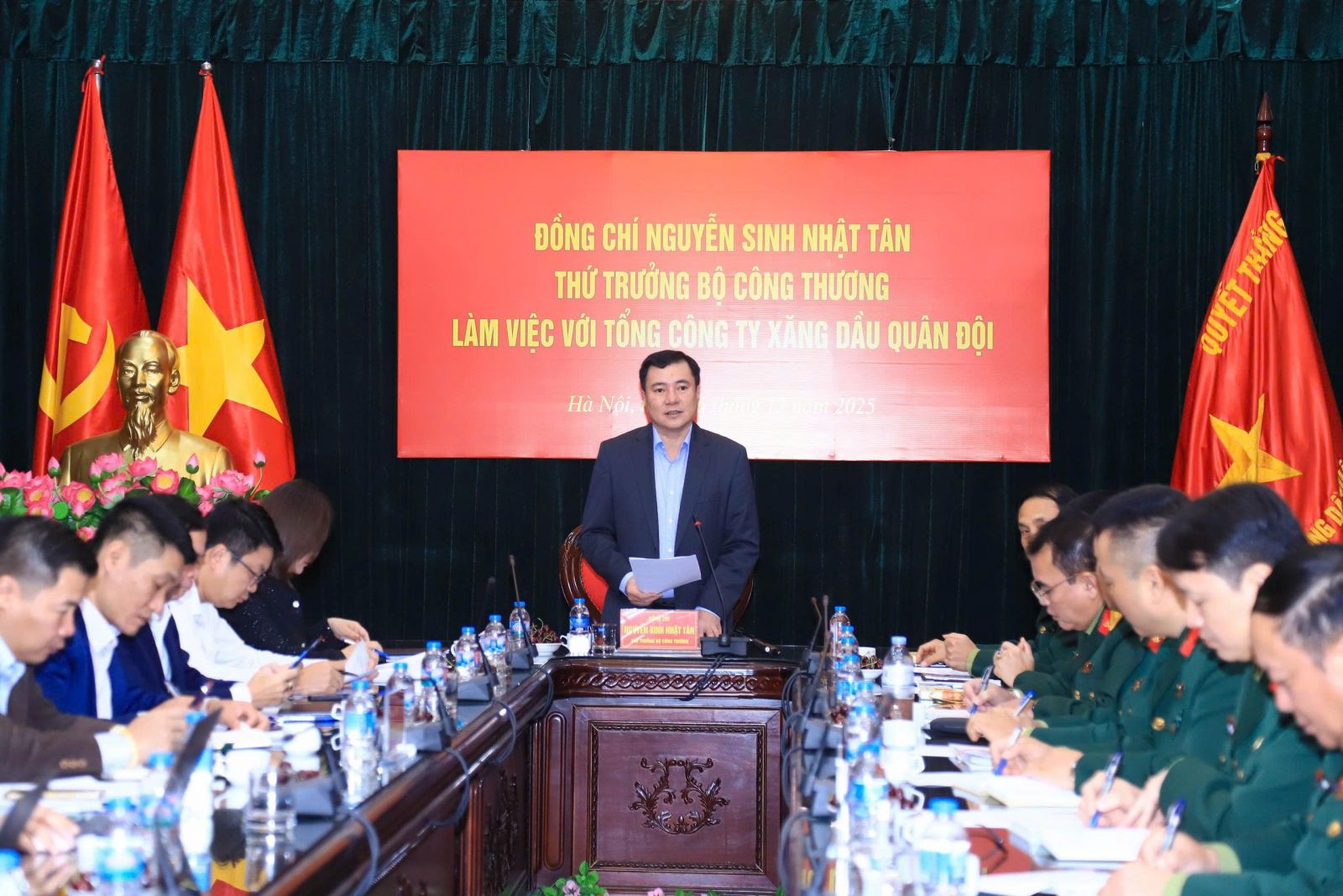 Thứ trưởng Bộ C&ocirc;ng thương Nguyễn Sinh Nhật T&acirc;n