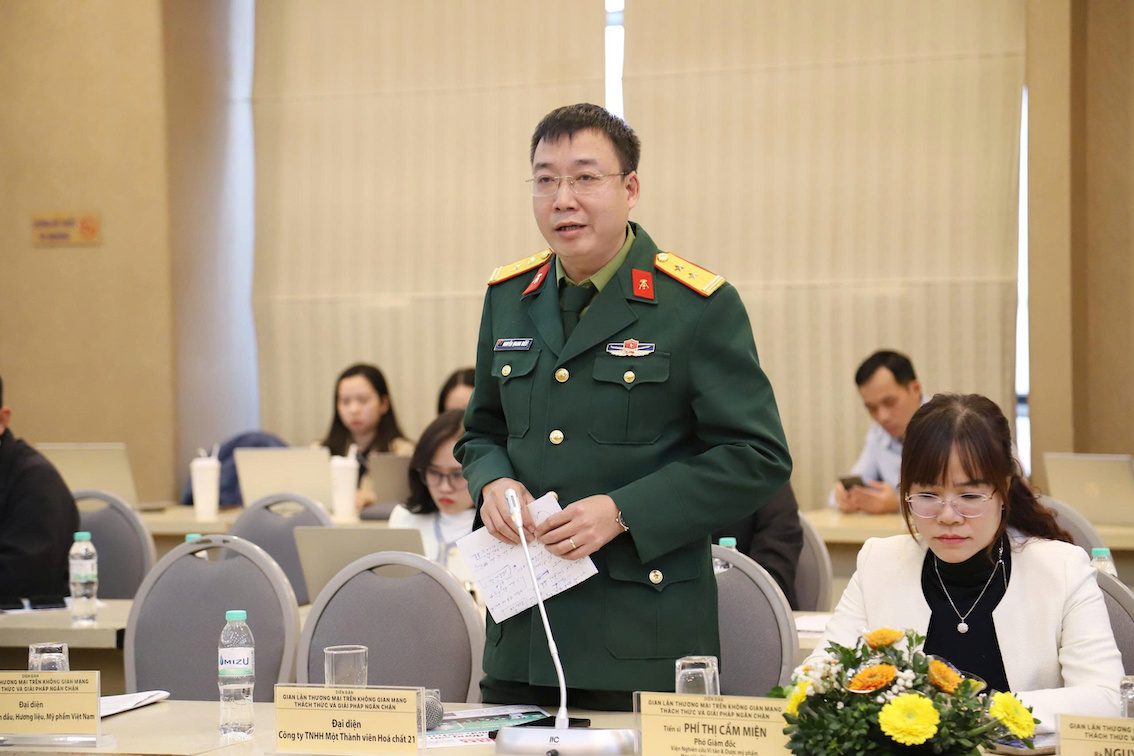 Nguyễn Quang Hiếu &ndash; đại diện Ph&ograve;ng Kinh doanh - C&ocirc;ng ty TNHH Một th&agrave;nh vi&ecirc;n H&oacute;a chất 21 (Z121),