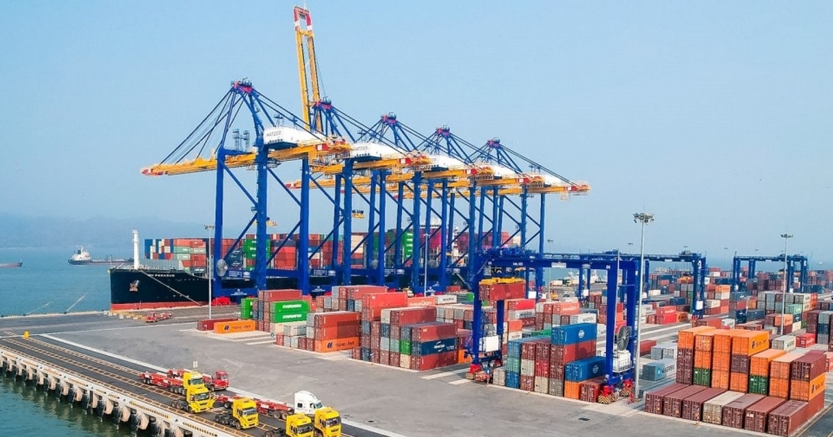 TP. Hồ Chí Minh tiếp tục duy trì vị thế dẫn đầu cả nước về xuất nhập khẩu, với kim ngạch đạt 192