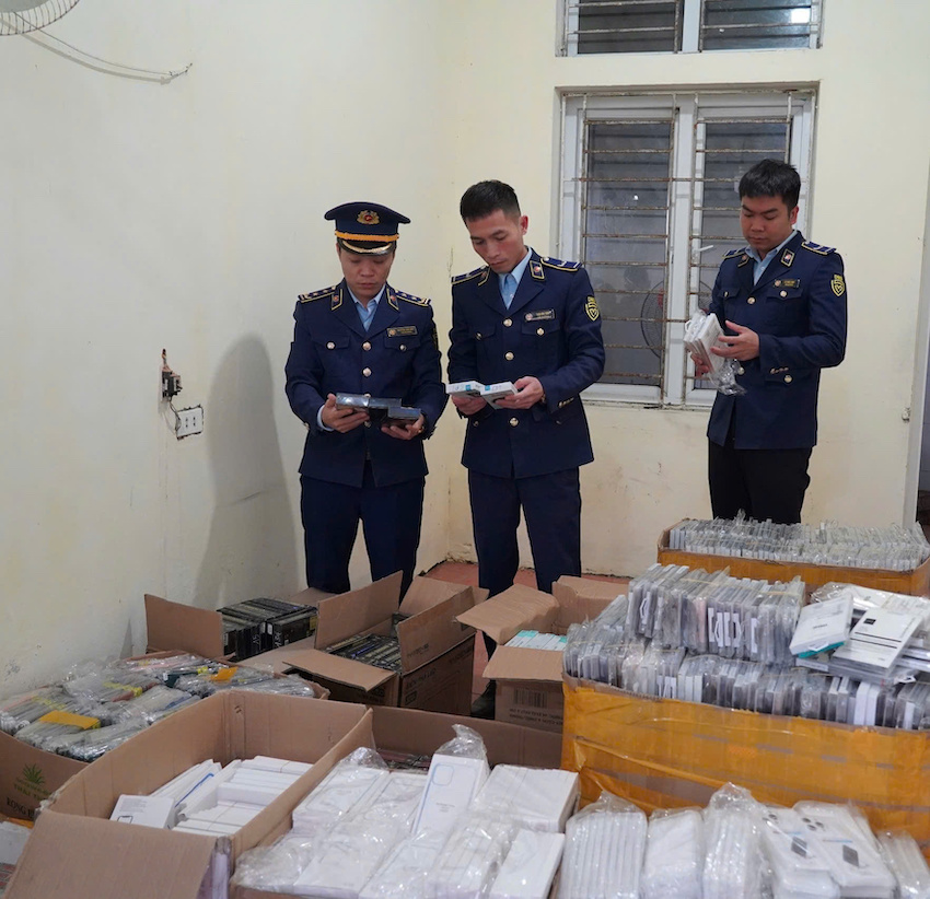 Đo&agrave;n kiểm tra h&agrave;ng h&oacute;a của Bộ C&ocirc;ng thương sẽ kiểm tra từ nay đến 15/3.