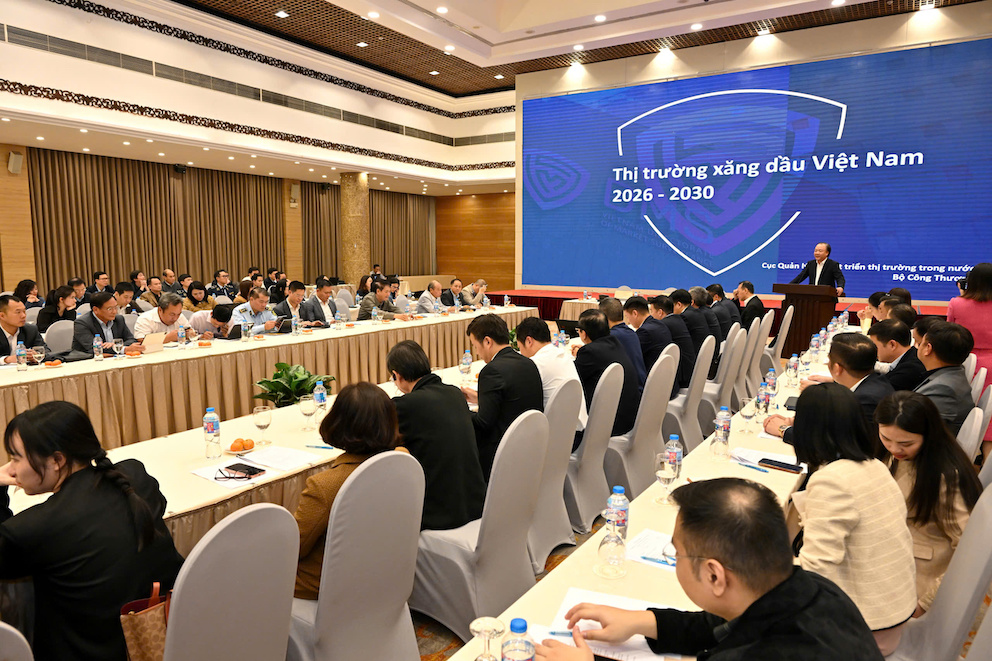 Cục trưởng Quản lý và phát triển thị trường trong nước (Bộ Công Thương) Trần Hữu Linh phát biểu tại hội nghị, ngày 16/1