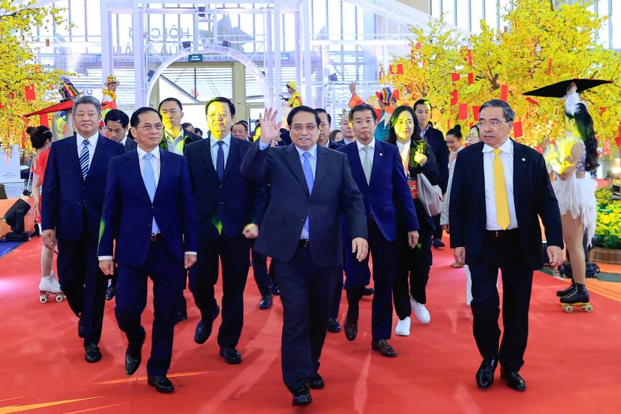 Thủ tướng Phạm Minh Ch&iacute;nh dự lễ khai mạc Hội chợ m&ugrave;a Xu&acirc;n 2026, s&aacute;ng 2/2 tại Trung t&acirc;m Triển l&atilde;m Việt Nam (VEC).