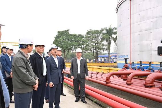 Quyền Bộ trưởng L&ecirc; Mạnh H&ugrave;ng đến kiểm tra t&igrave;nh h&igrave;nh cung ứng xăng dầu dịp Tết Nguy&ecirc;n đ&aacute;n B&iacute;nh Ngọ 2026.