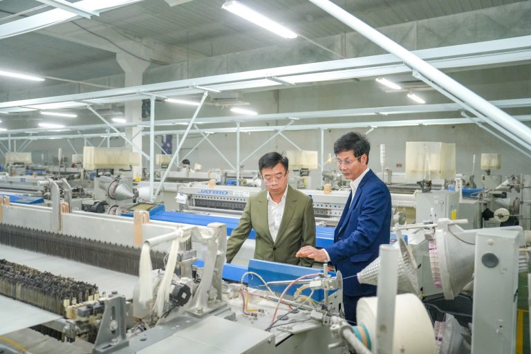 doanh nghiệp dệt may, xơ sợi thuộc hệ thống Vinatex đ&atilde; bắt tay sản xuất kinh doanh sau kỳ nghỉ 