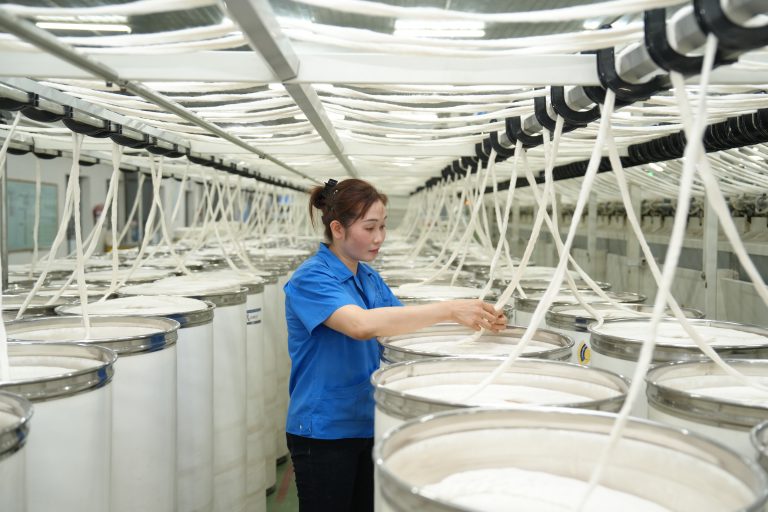 PMI sản xuất Việt Nam th&aacute;ng 2/2026 đạt 54,3 điểm, cao nhất 4 th&aacute;ng li&ecirc;n tiếp.