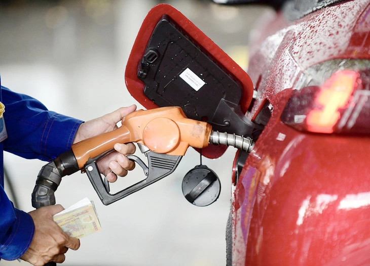 Sau khi tăng hơn 7.000đ/l&iacute;t, mỗi l&iacute;t dầu hỏa đ&atilde; vọt l&ecirc;n tr&ecirc;n 25.000đồng.