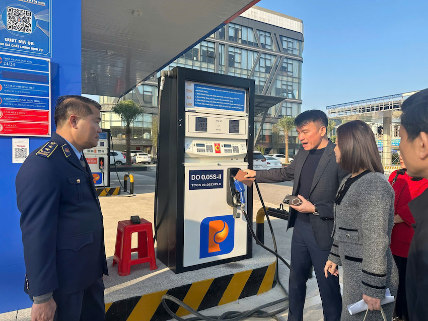 Bộ C&ocirc;ng Thương y&ecirc;u cầu l&agrave;m r&otilde; tr&aacute;ch nhiệm của người đứng đầu v&agrave; c&ocirc;ng chức phụ tr&aacute;ch địa b&agrave;n nếu kh&ocirc;ng kịp thời ph&aacute;t hiện, xử l&yacute; c&aacute;c h&agrave;nh vi vi phạm xảy ra tr&ecirc;n địa b&agrave;n quản l&yacute;.