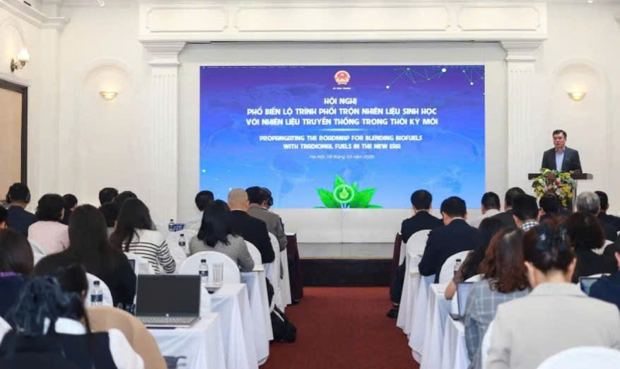 Thứ trưởng C&ocirc;ng thương Nguyễn Sinh Nhật T&acirc;n cho rằng, đề xuất sớm đưa xăng sinh học ra thị trường