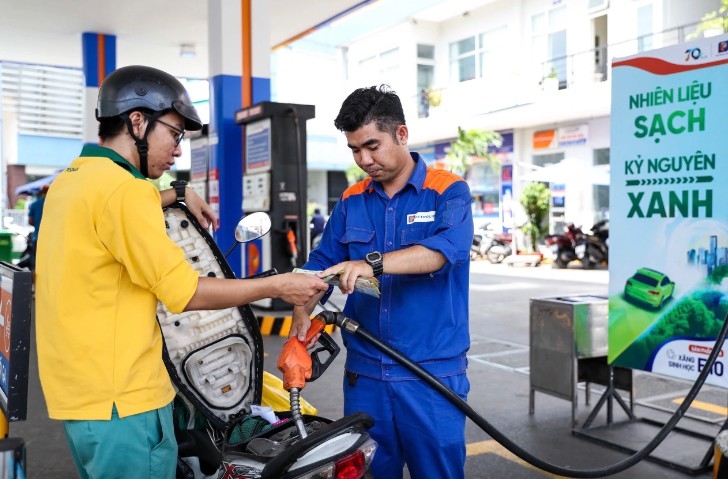 Thị trường thị trường xăng dầu trước biến động to&agrave;n cầu.