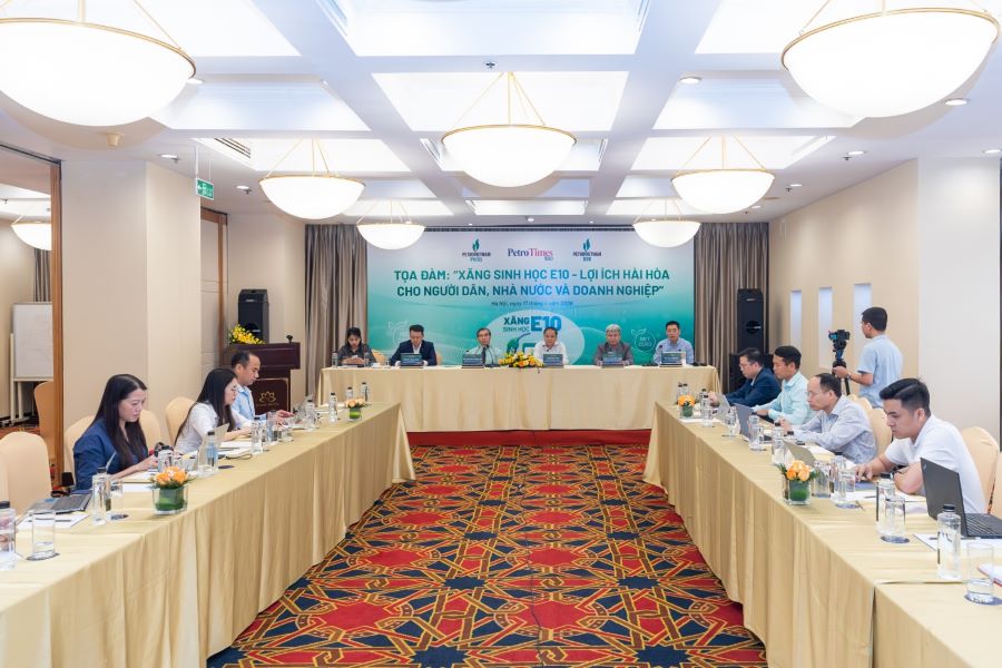 Tọa đ&agrave;m &ldquo;Xăng sinh học E10 - Lợi &iacute;ch h&agrave;i h&ograve;a cho người d&acirc;n, Nh&agrave; nước v&agrave; doanh nghiệp&rdquo;, chiều 17/4.