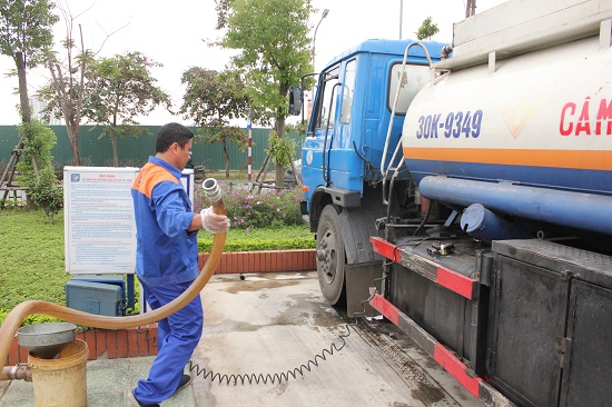 x&acirc;y dựng c&aacute;c kho dự trữ chiến lược, tiến tới n&acirc;ng tổng mức dữ trữ xăng dầu trong nước đạt tương đương 90 ng&agrave;y nhập r&ograve;ng.