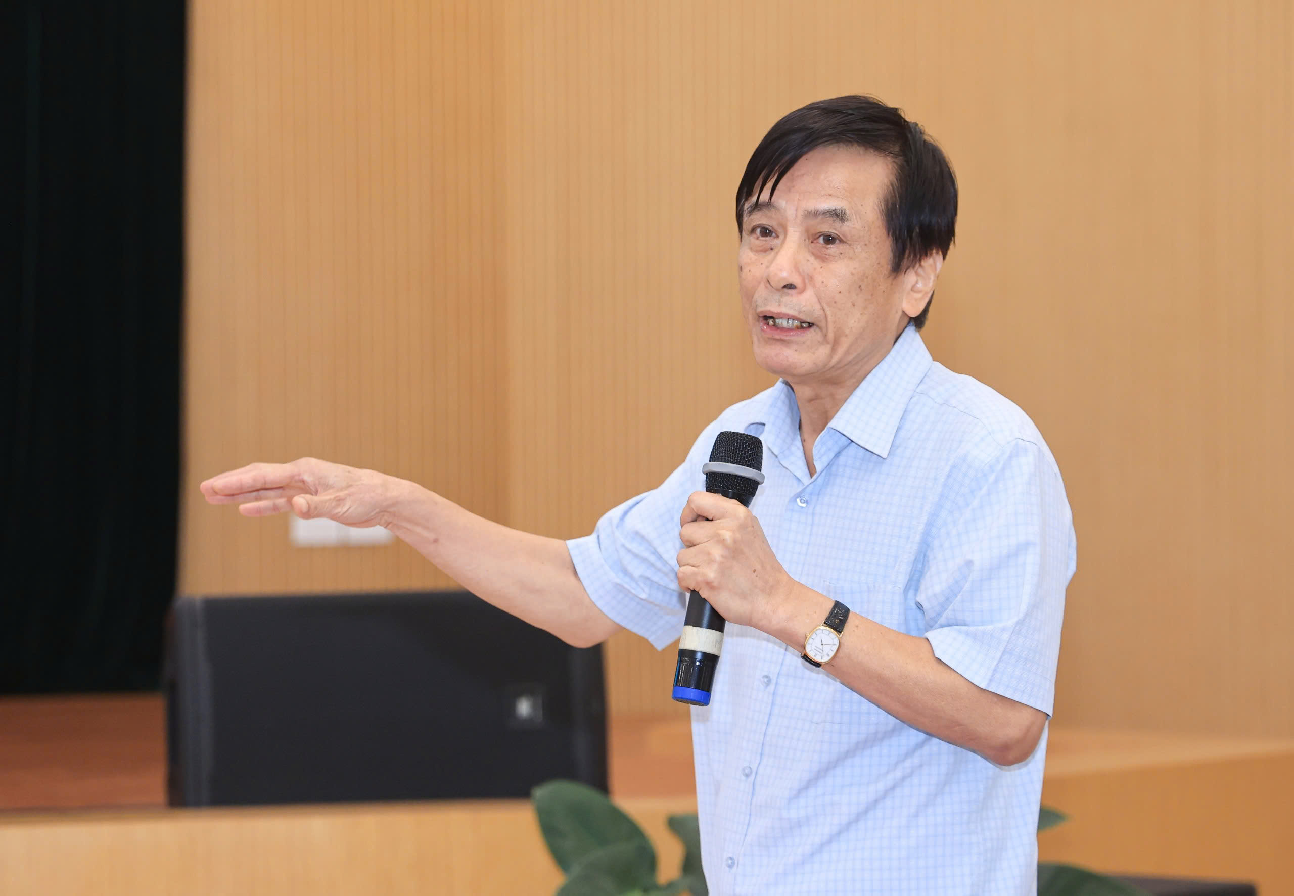 &Ocirc;ng Lương Đức Long, Ph&oacute; chủ tịch ki&ecirc;m Tổng thư k&yacute; Hiệp hội Xi măng Việt Nam.