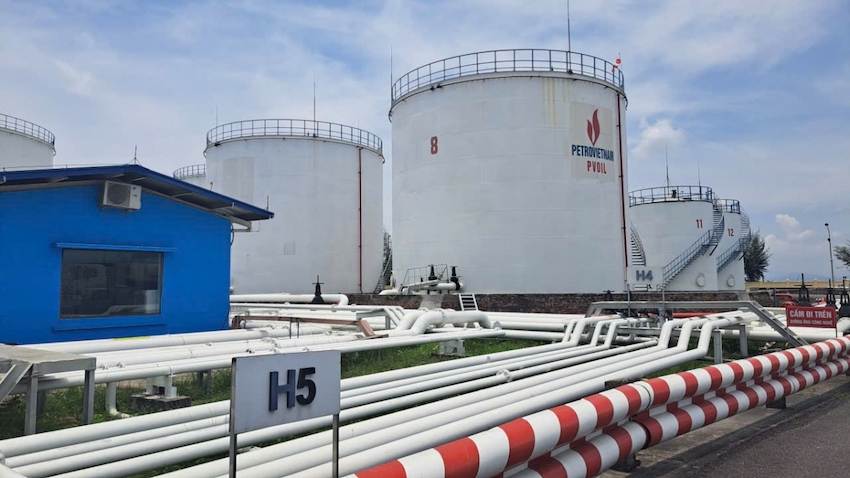 4 th&aacute;ng đầu năm nay, chi nhập khẩu xăng dầu tăng 105% so với c&ugrave;ng kỳ, đạt 4,54 tỷ USD.