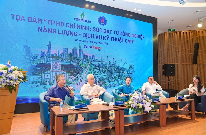 chuy&ecirc;n gia tham gia Tọa đ&agrave;m &ldquo;TP Hồ Ch&iacute; Minh: Sức bật từ C&ocirc;ng nghiệp - Năng lượng - Dịch vụ kỹ thuật cao&rdquo;.