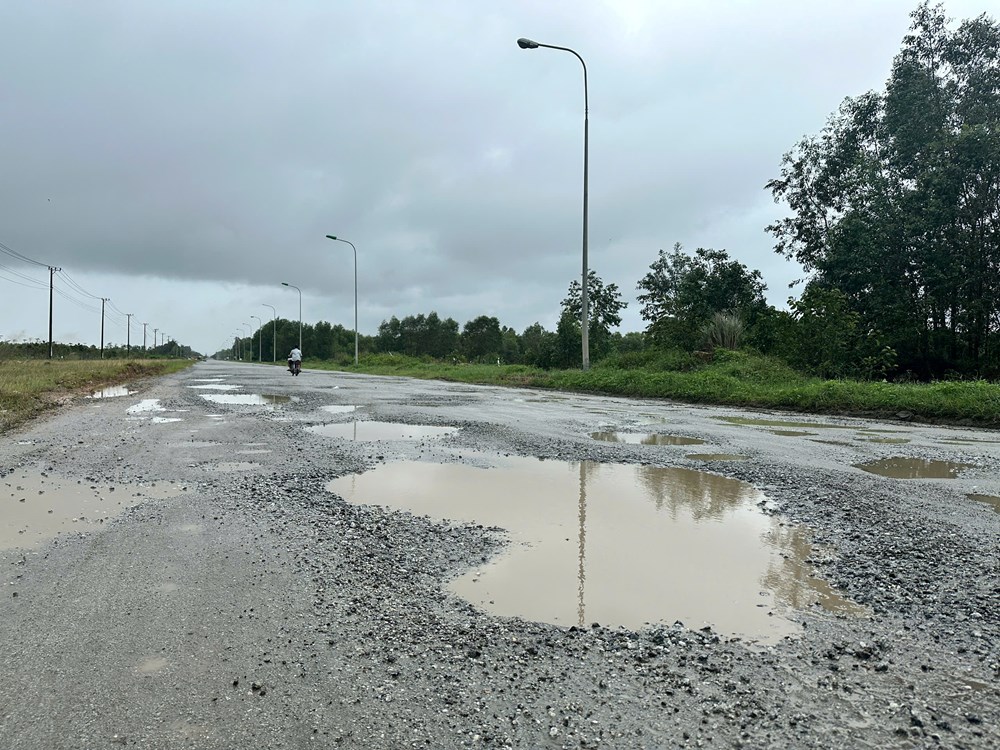 Hạ tầng giao thông trong KKT Dung Quất đang bị hư hỏng nặng