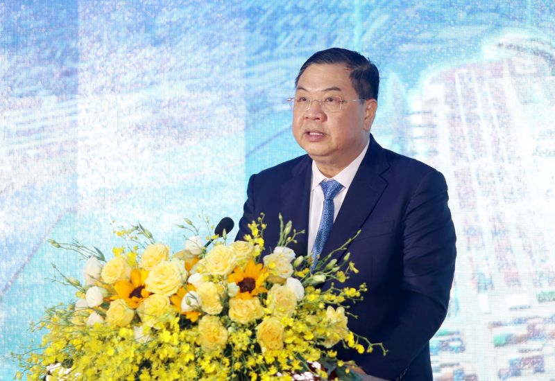 Li&ecirc;n danh C&ocirc;ng ty Cổ phần Tập đo&agrave;n Hateco - C&ocirc;ng ty TNHH Cảng biển Hateco - APM Terminals B.V (H&agrave; Lan). T&ocirc;i cho rằng, đ&acirc;y l&agrave; sự kết hợp giữa nội lực mạnh mẽ v&agrave; kinh nghiệm vận h&agrave;nh cảng biển h&agrave;ng đầu thế giới, bảo chứng cho sự th&agrave;nh c&ocirc;ng của Dự &aacute;n trong tương lai.