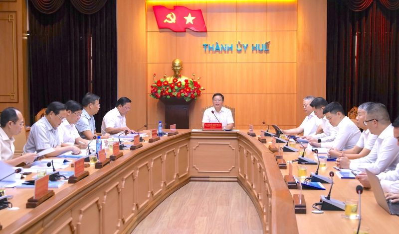 Ông Nguyễn Đình Trung-Bí thư Thành ủy Huế chủ trì buổi làm việc giữa lãnh đạo Thành phố Huế và Tập đoàn Xuân Thiện