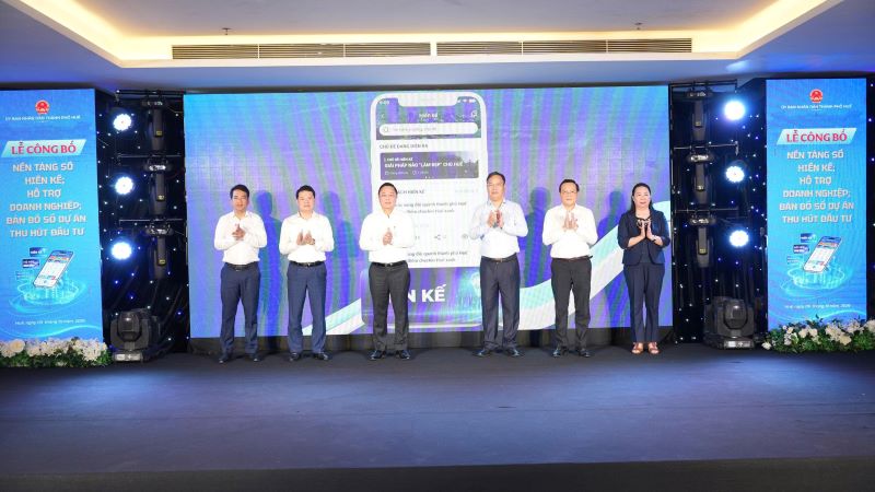 Sự tham dự c&ugrave;ng l&uacute;c của l&atilde;nh đạo th&agrave;nh phố Huế đối với 3 nền tảng cho thấy sự cầu thị, tiếp nhận v&agrave; quyết t&acirc;m trong c&ocirc;ng t&aacute;c l&atilde;nh đạo, chỉ đạo, điều h&agrave;nh v&igrave; một Huế ph&aacute;t triển