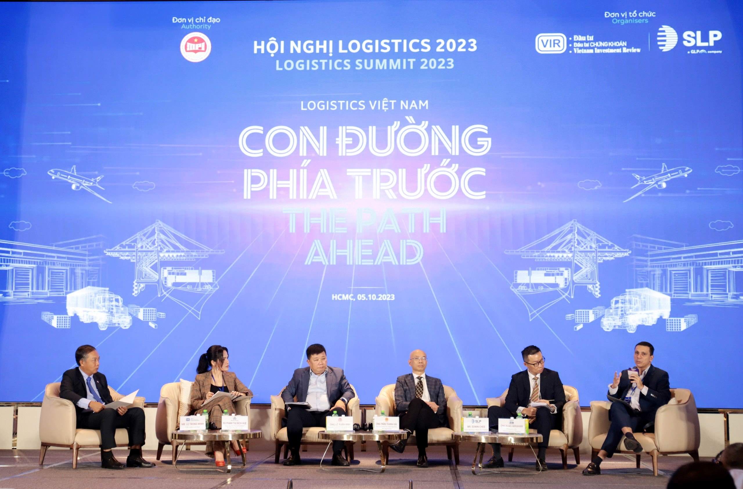 Toàn cảnh phiên 1: “Nhận định xu hướng logistics của Việt Nam”.