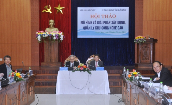 Ông Lê Văn Thanh - Phó chủ tịch UBND tỉnh Quảng Nam chủ trì buổi hội thảo.