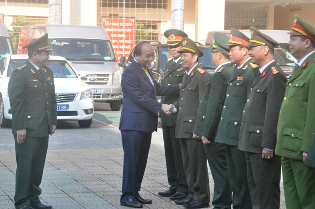Thủ tướng Chính phủ Nguyễn Xuân Phúc đến thăm chúc Tết các lực lượng vũ trang trên địa bàn thành phố Đà Nẵng.
