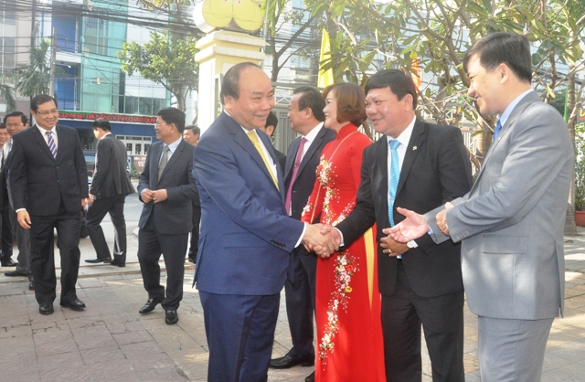 Thủ tướng Chính Phủ Nguyễn Xuân Phúc thăm chúc Tết tại quận uỷ Hải Châu.