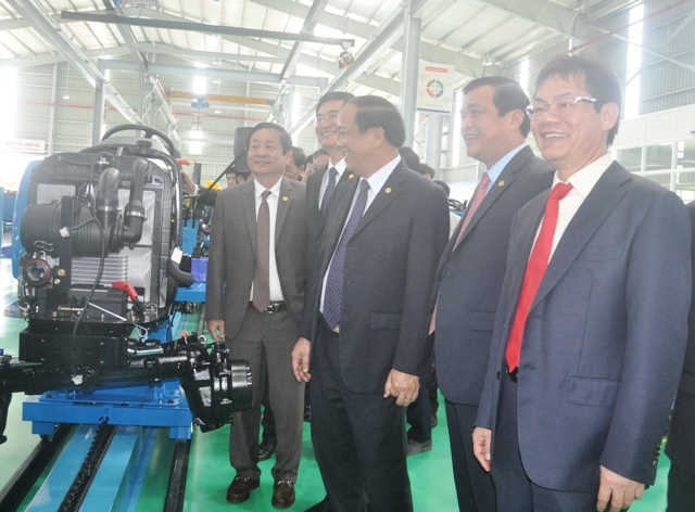 Lãnh đạo tỉnh Quảng Nam tham quan nhà máy sản xuất máy nông nghiệp của Thaco.