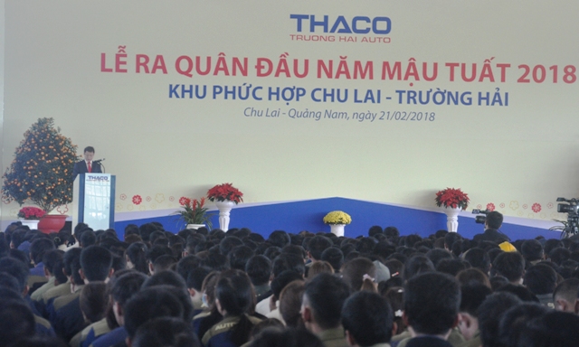 Ông Trần Bá Dương đưa ra thông điệp phát triển trong năm mới trước hàng nghìn cán bộ, công nhân công ty THACO.