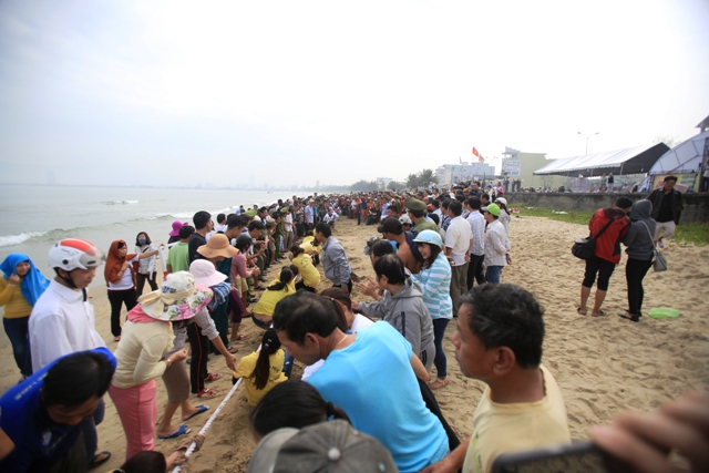 Bãi biển Nguyễn Tất Thành hẹp nên khó tổ chức được những hoạt động văn hoá, du lịch. 