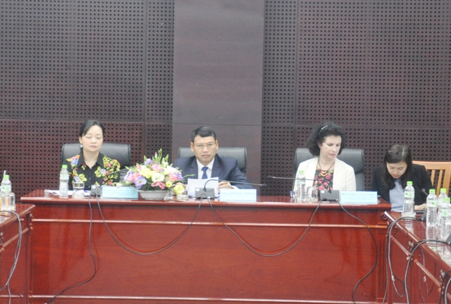 Ông Hồ Kỳ Minh - Phó chủ tịch UBND thành phố Đà Nẵng, cùng đại diện lãnh Bộ Công thương và Bộ ngoại giao Vương Quốc Anh tại lễ công bố phiên bản Calculator 2050. 