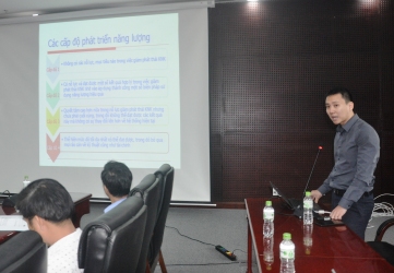 Đại diện Sở Công thương thành phố Đà Nẵng giới thiệu về mô hình công cụ Calculator 2050.