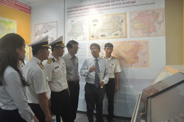 Những bản đồ của cả Trung Quốc và phương Tây chứng minh chủ quyền của Việt Nam đối với quần đảo Hoàng Sa được giới thiệu trong nhà trưng bày.