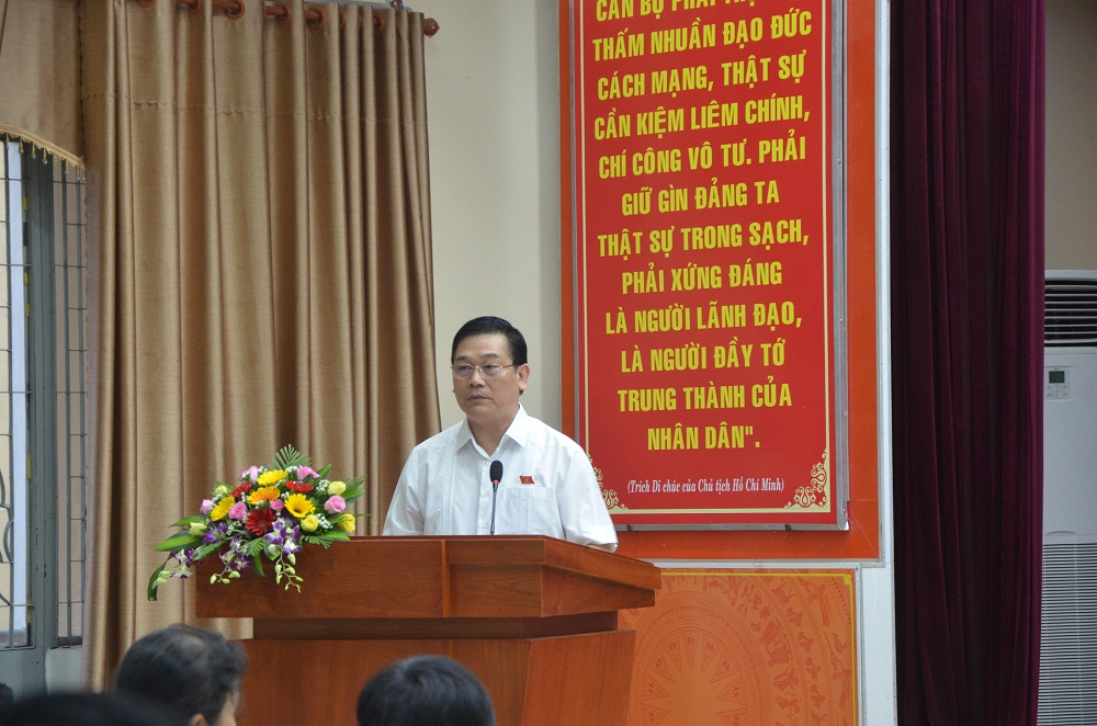 Ông Nguyễn Thanh Quang phát biểu trong buổi tiếp xúc cử tri ngày 26/4.