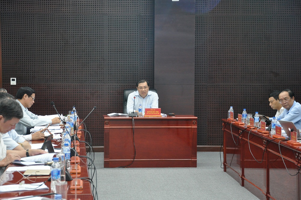 Ông Huỳnh Đức Thơ yêu cầu chấn chỉnh hoạt động của lực lượng quy tắc đô thị trong cuộc họp chiều 30/5. 